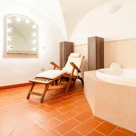 And Stylish Livourne