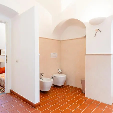 And Stylish * Livourne