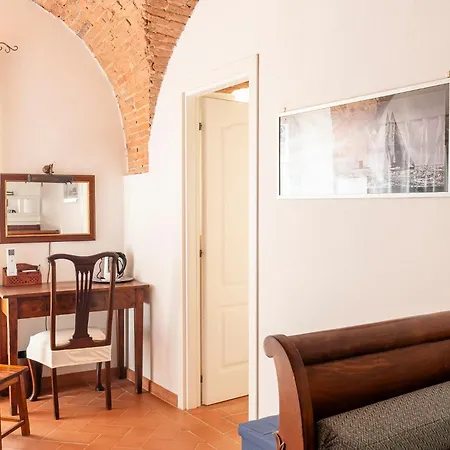 Apartment And Stylish Livorno